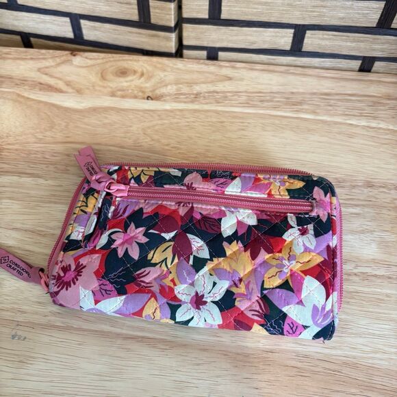 Vera Bradley‎ Floral Wallet - Picture 2 of 9
